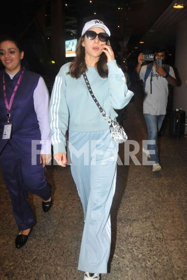 Sara Ali Khan opts for athleisure at the airport. See pics: | Filmfare.com