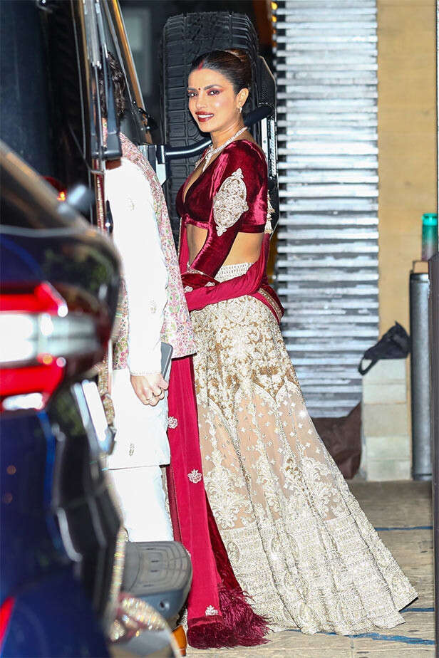 Everything Priyanka Chopra Wore During Her Wedding Weekend | whas11.com