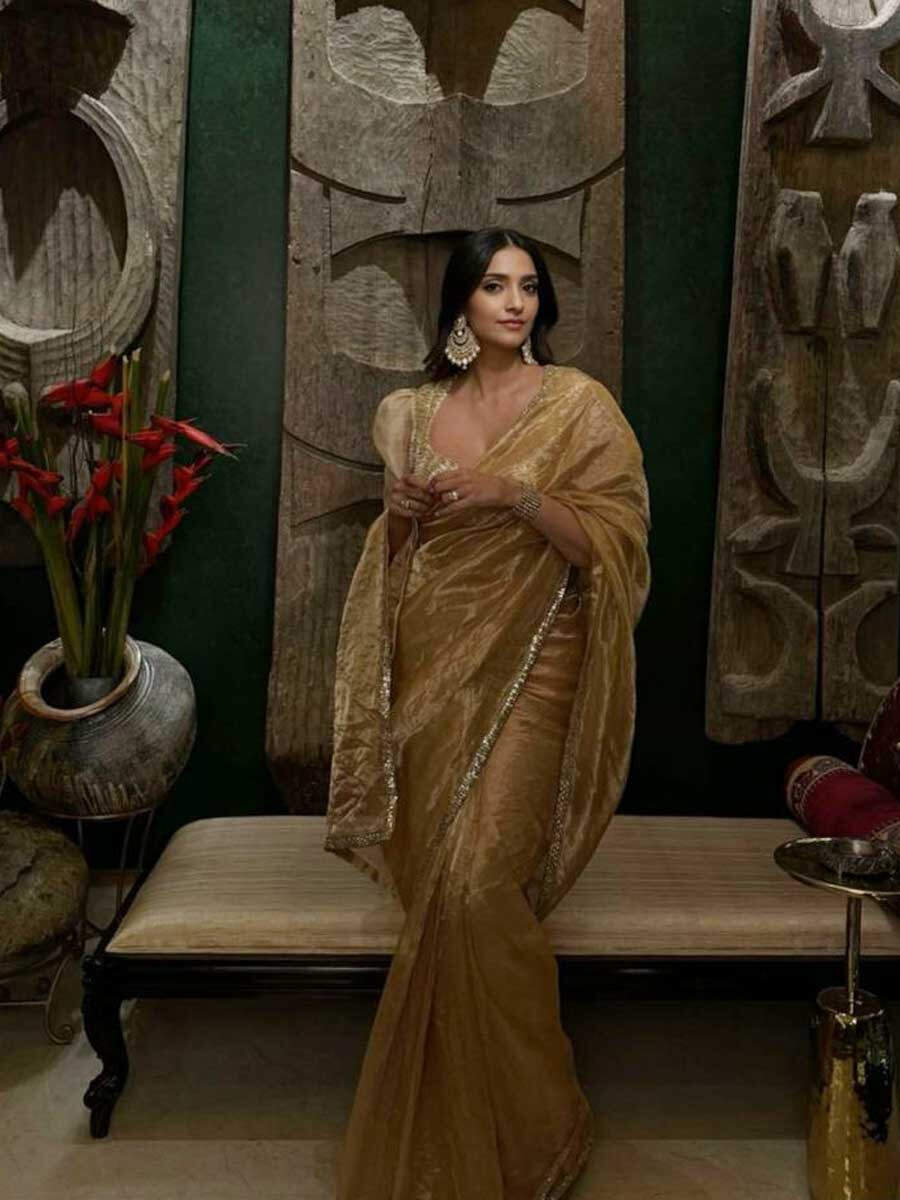 sonam kapoor sari 2023