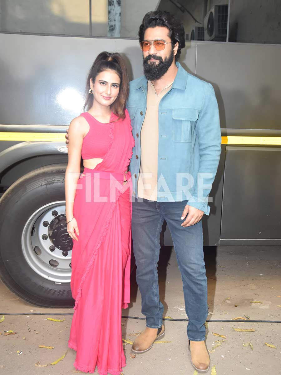 Vicky Kaushal poses with Meghna Gulzar and Fatima Sana Shaikh at the ...