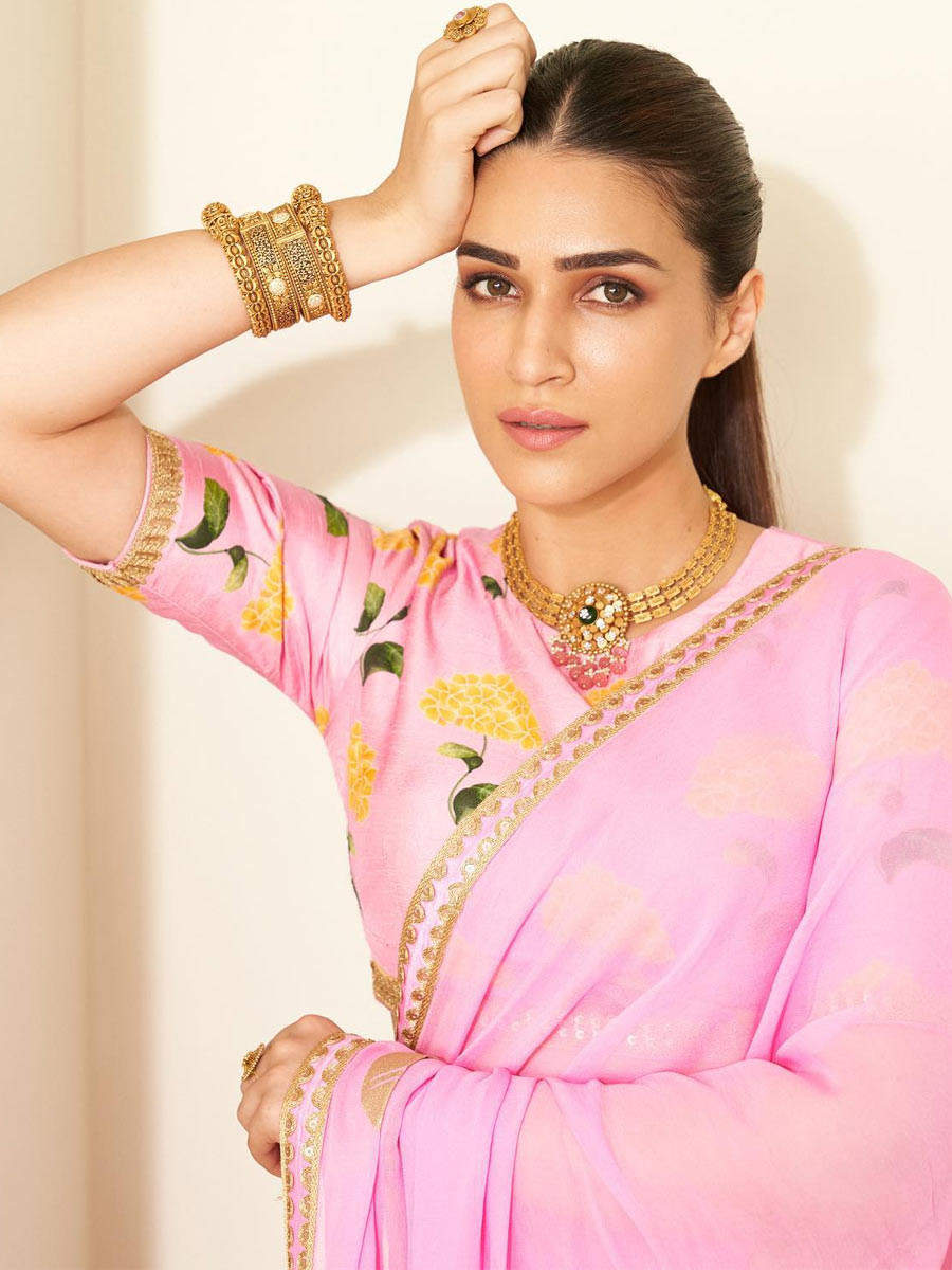 Kriti Sanon Stuns In A Pretty Pink Saree With A Floral Blouse See Pics