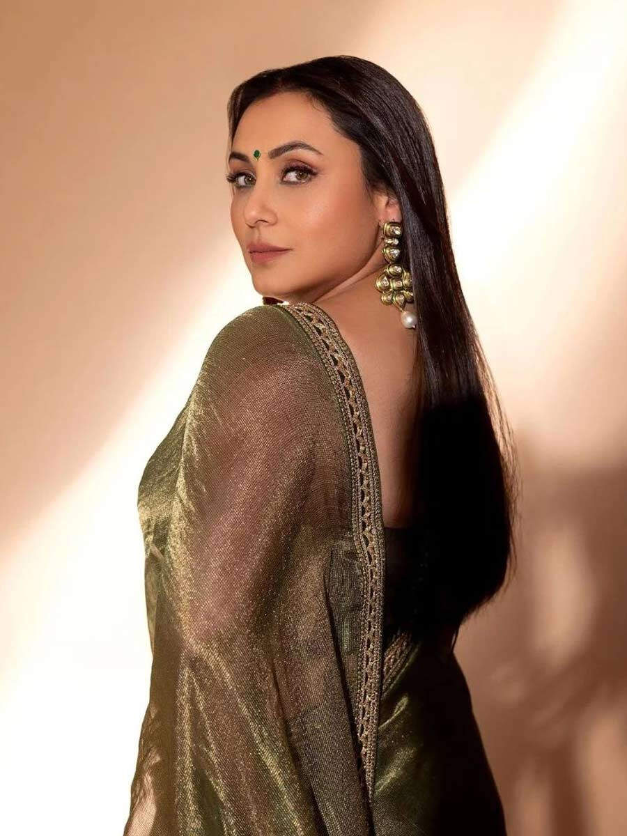 Rani Mukerji Goes Glam With A Golden Saree For A Festive Look See Pics