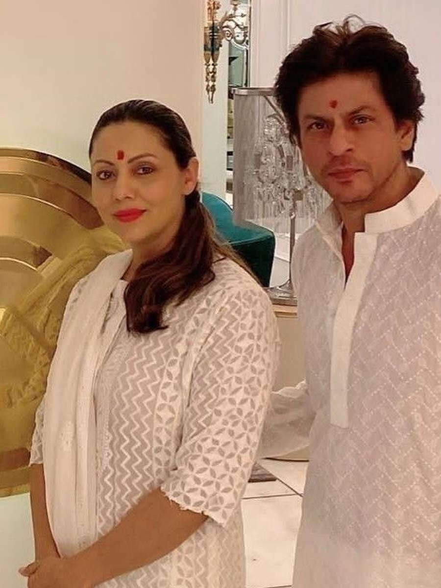 Shah Rukh Khan Gauri Khan Wedding Anniversary 24 Best Pics Of The Power Couple 