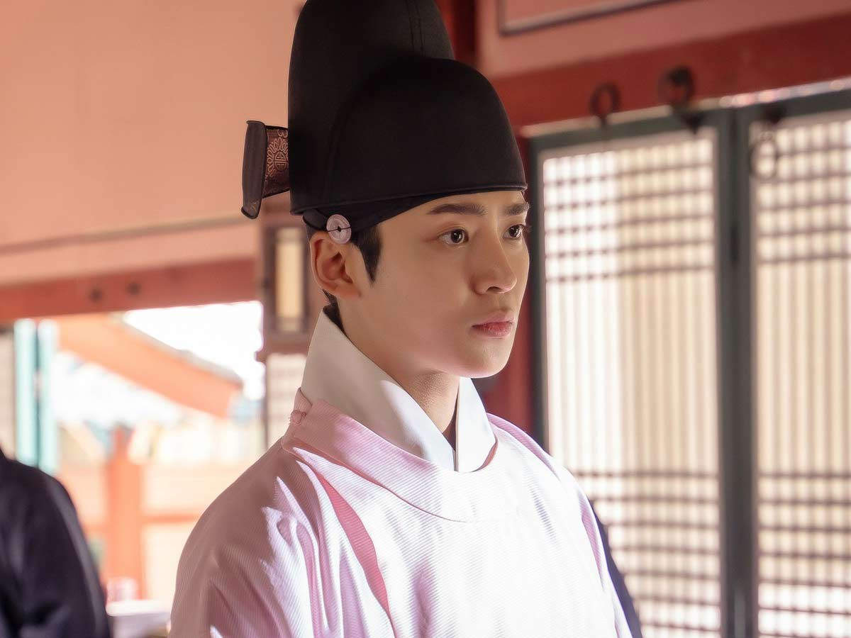 36 Stills That Spotlight Rowoon And Cho Yi Hyun As The Matchmakers In The Joseon Era 2381