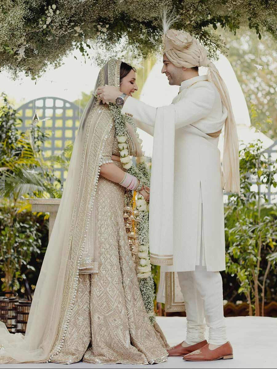 Parineeti Chopra And Raghav Chadha Wedding Couple Releases Dreamy Wedding Pics