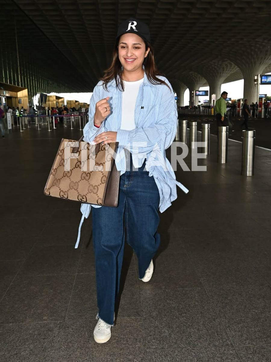 Parineeti-Chopra-carrying-a-Louis-Vuitton-bag-at-Mumbai-airport