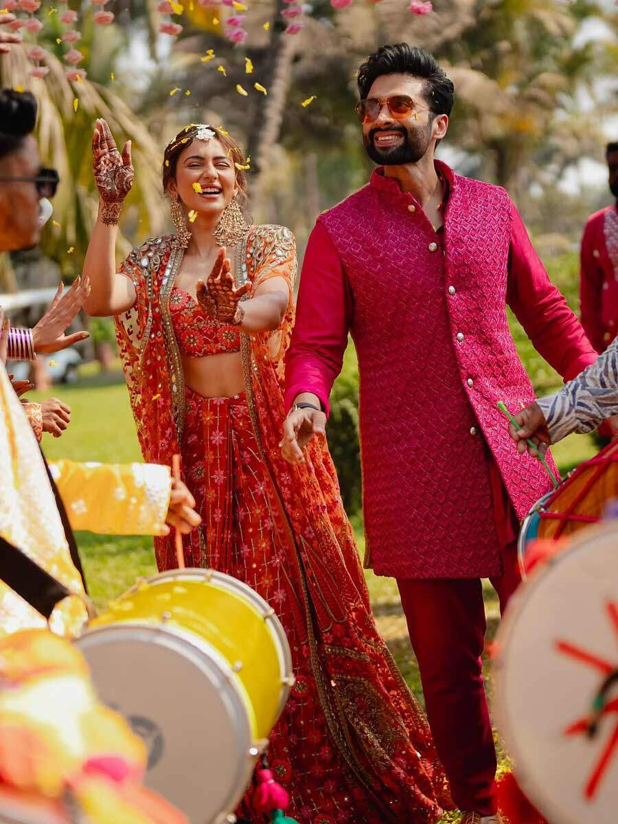 12 Dreamy Pics Of Rakul Preet Singh And Jackky Bhagnani From Their Mehendi And Sangeet Ceremony 3535