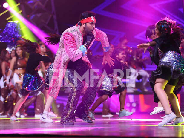 Kareena Kapoor, Ranbir Kapoor And More Set The Stage On Fire At The ...