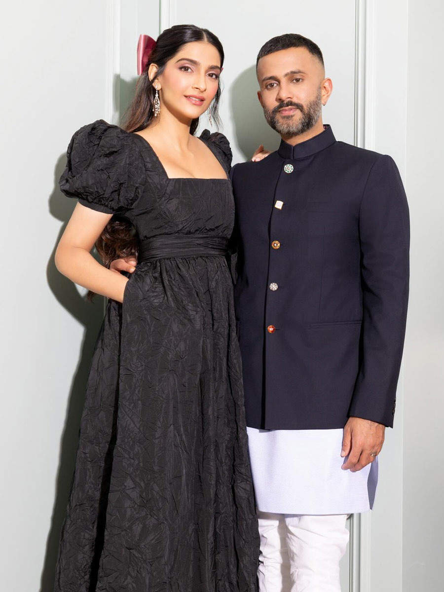 PICS: Sonam Kapoor and Anand Ahuja’s Paris date night looks unmissable ...
