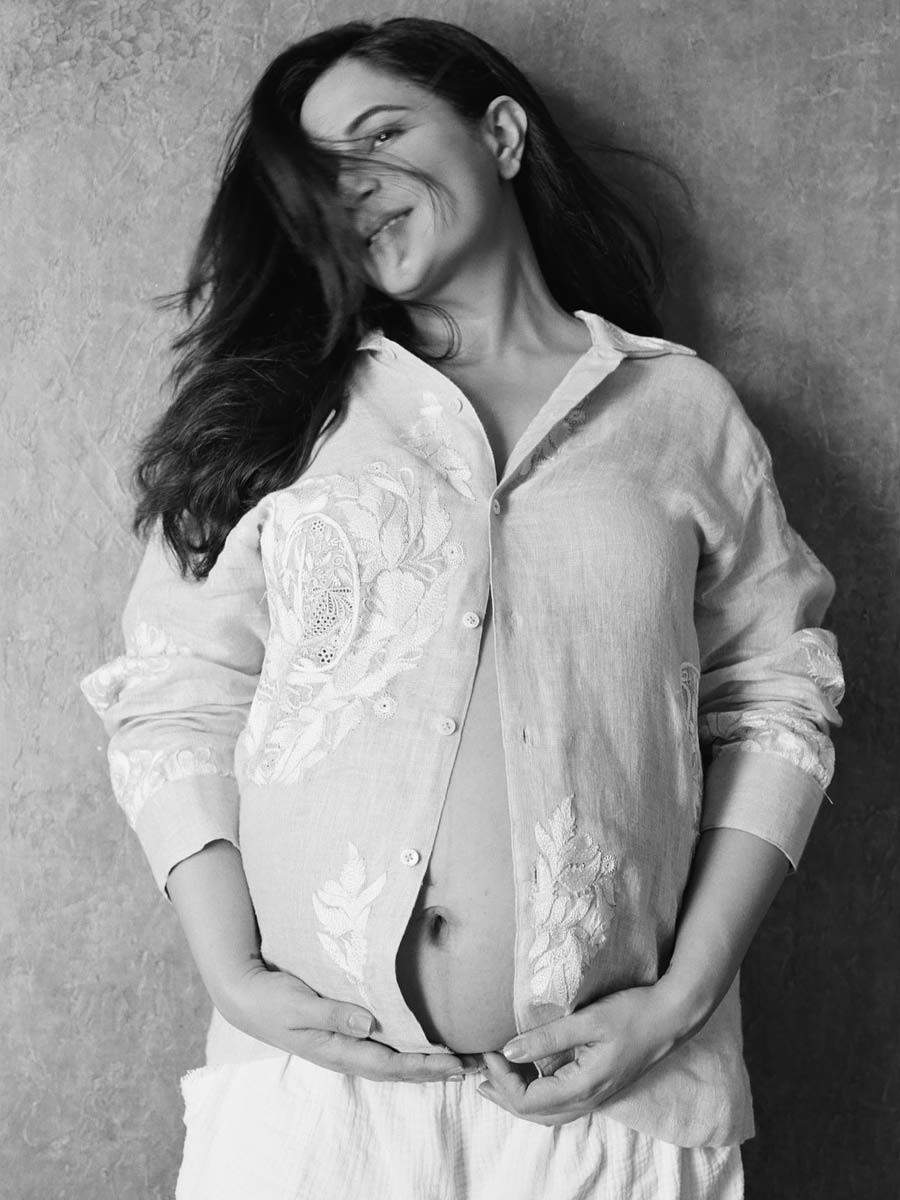 Richa Chadha's maternity photoshoot with husband Ali Fazal is melting hearts | Filmfare.com