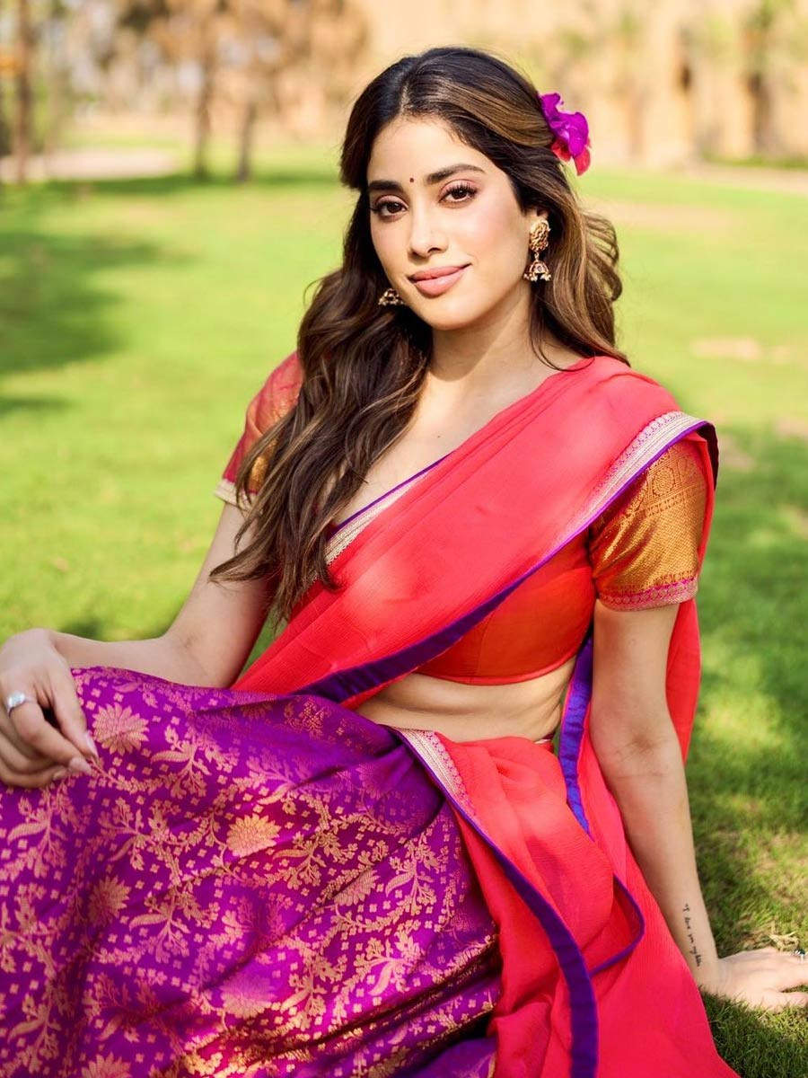 Bollywood Sari, Saree Collection - Ethnic Chic for Every Occasion- Janhvi  Kapoor | eBay