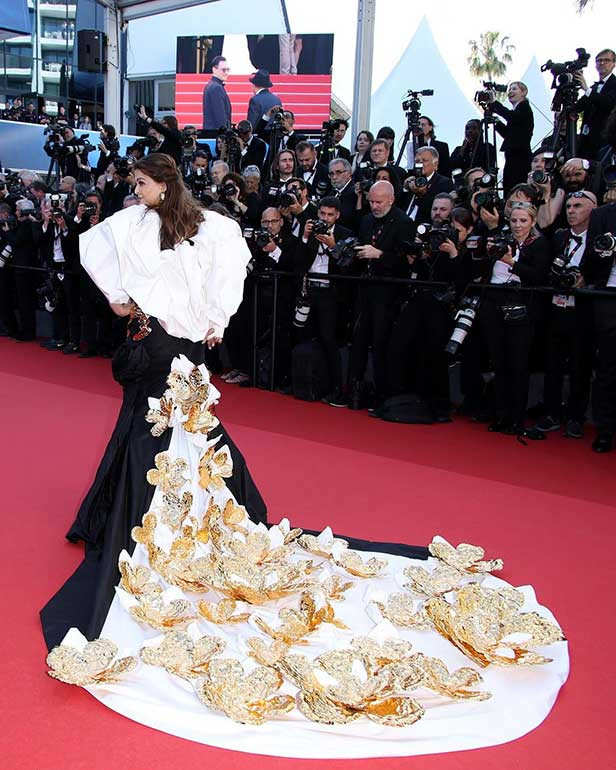 Cannes 2025 Aishwarya Rai Bachchan turns heads in a black & gold