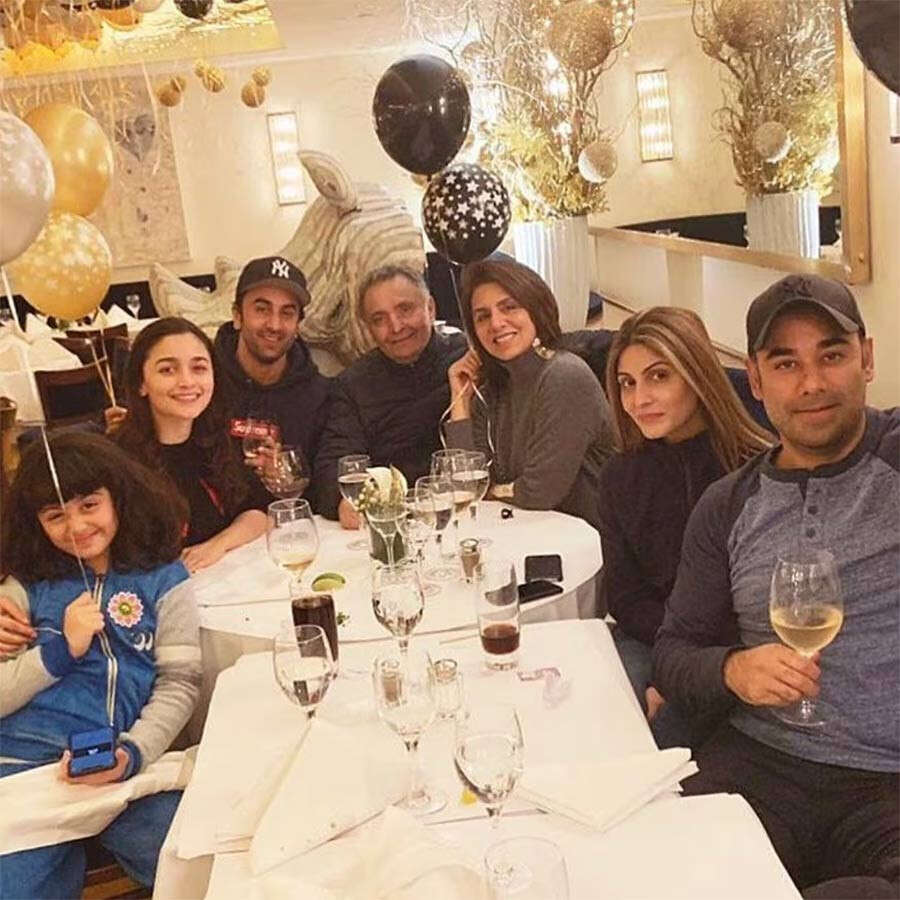 Birthday Special: Adorable family moments of Neetu Kapoor | Filmfare.com