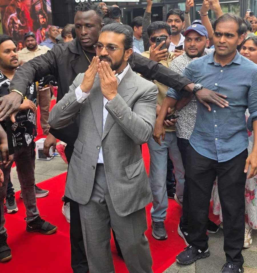 ramcharanukfansrc1721782735075.jpg