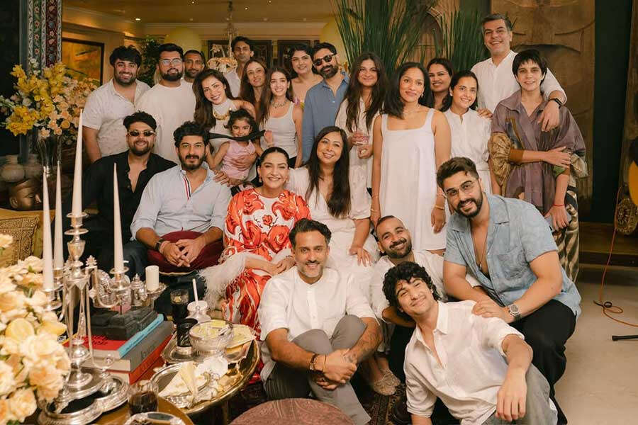 sonamkapoorhappy-birthday-to-me-thank-you-universe-for-this-life-and-these-people--11781507093.jpg