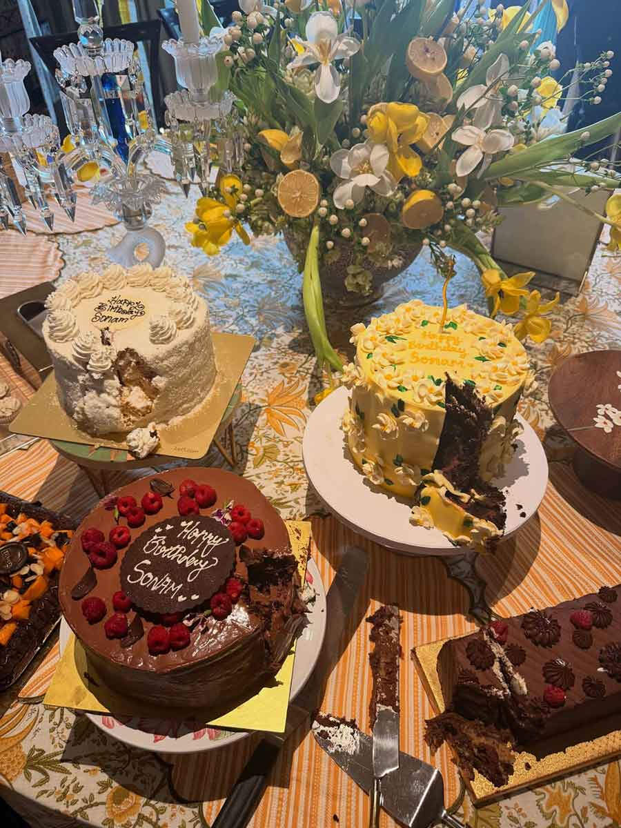 Sonam Kapoor’s Star‑Studded Birthday Bash Turns Into a Cake‑Filled Celebration