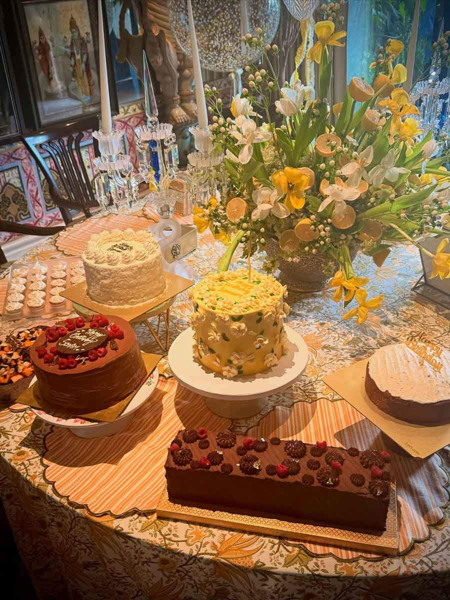 Sonam Kapoor’s Star‑Studded Birthday Bash Turns Into a Cake‑Filled Celebration
