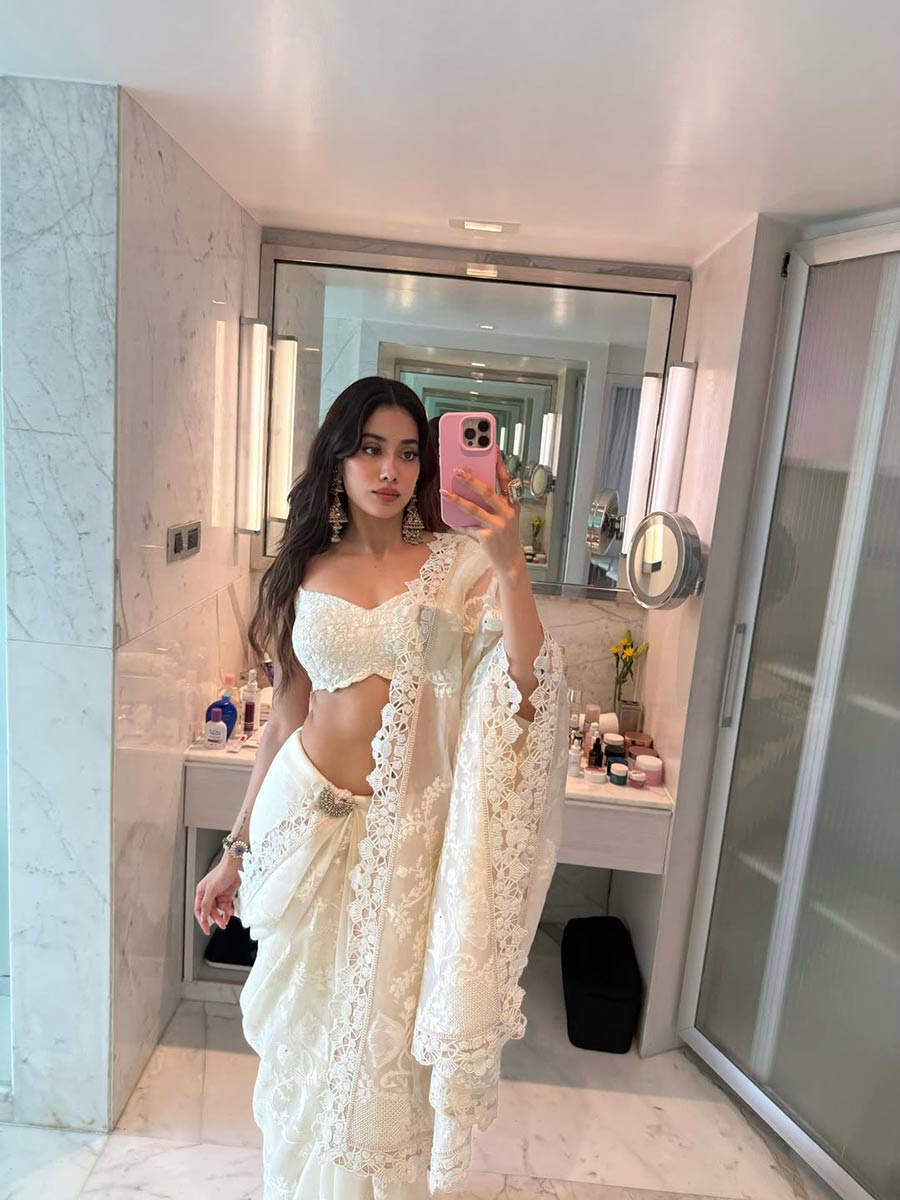 Janhvi Kapoor Stuns in Ivory Saree While Promoting ‘Peddi’