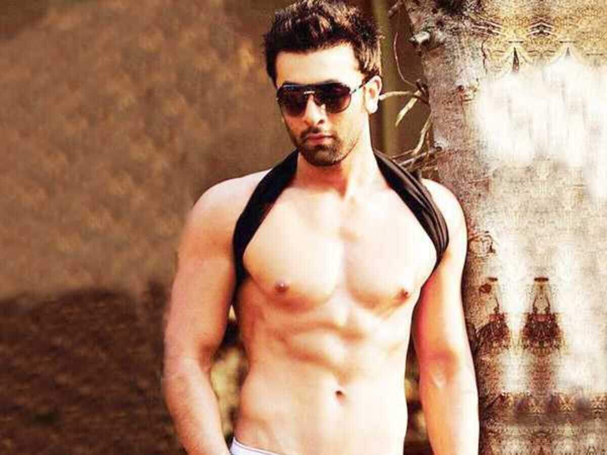 Ranbir to go nude | Filmfare.com