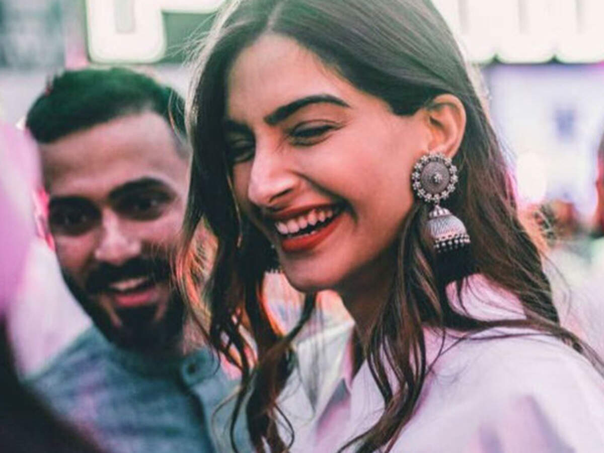 Sonam Kapoor And Anand Ahuja Buy A New House In London Filmfare Com sonam kapoor and anand ahuja buy a new