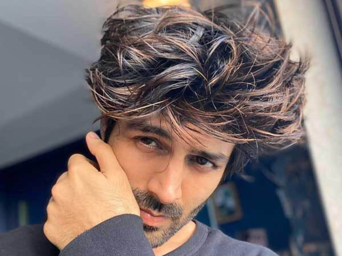 Kartik Aaryan has a Killer Response When a Paparazzi Asks him to ...