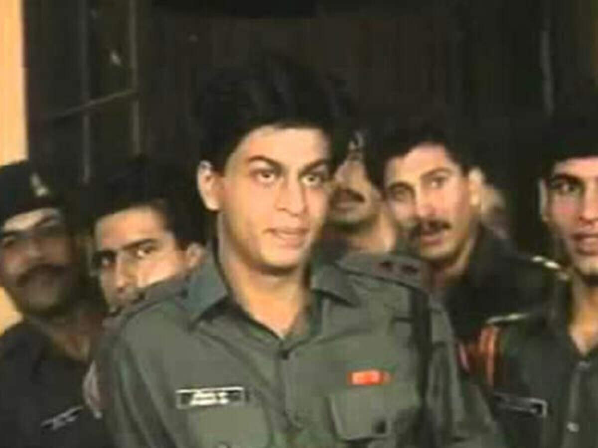 Here's how Shah Rukh Khan's Punctuality Issues were Fixed During Fauji | Filmfare.com
