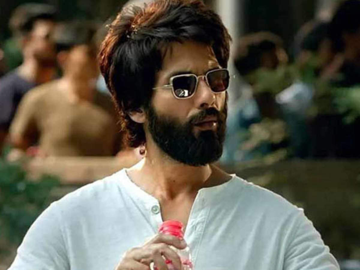 Shahid Kapoor Pens Down a Special Note as Kabir Singh Completes a ...