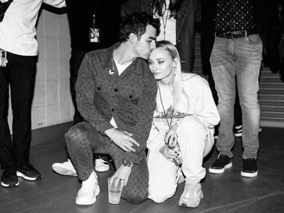 Sophie Turner and Joe Jonas expecting second child together, actress  flaunts baby bump in viral pics - India Today