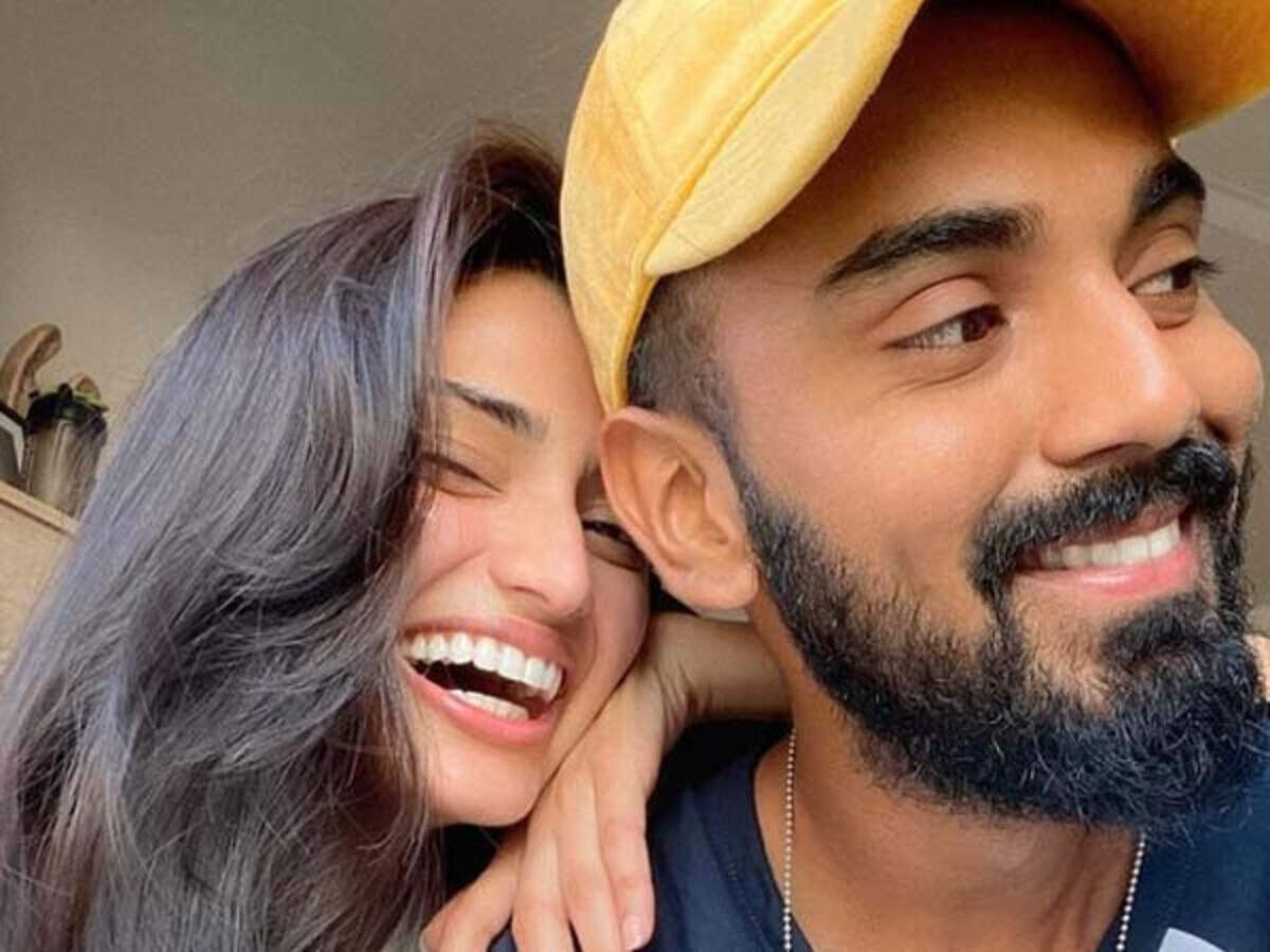 Athiya Shetty Posts An Unseen Picture With Kl Rahul Filmfare Com