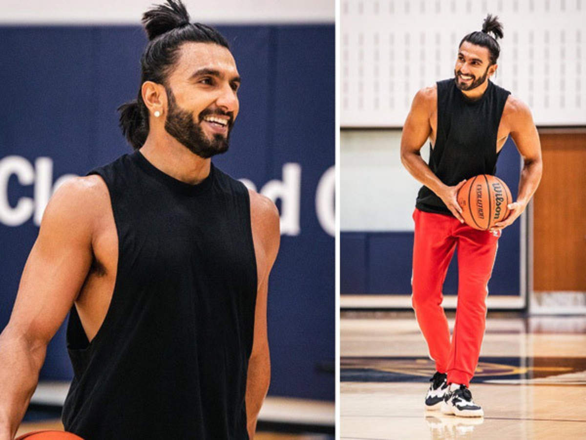 Wannabe' Ranveer Singh turns rapper in NBA locker room, fan writes 'never  let him rap again'. Watch - India Today
