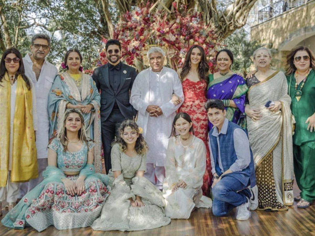 Shabana Azmi welcomes 'Mrs Akhtar' Shibani Dandekar into family ...