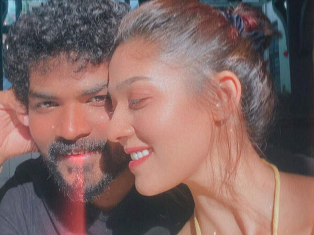 Newly Married, Vignesh Shivan-Nayanthara Honeymooning In Thailand, Former  Drops Mushy Lines For Wife