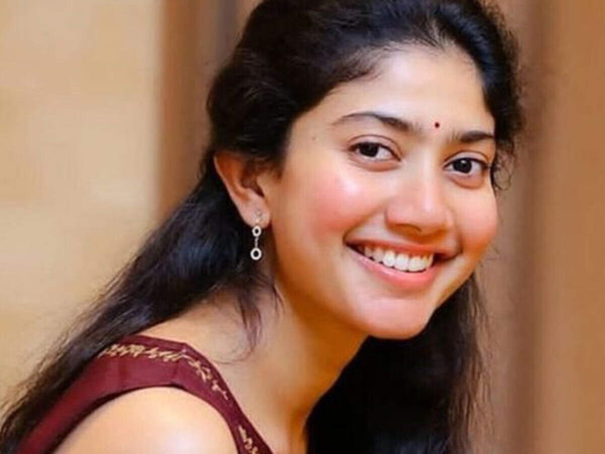 Sai Pallavi comments on the exodus of Kashmiri Pandits being a religious  conflict | Filmfare.com