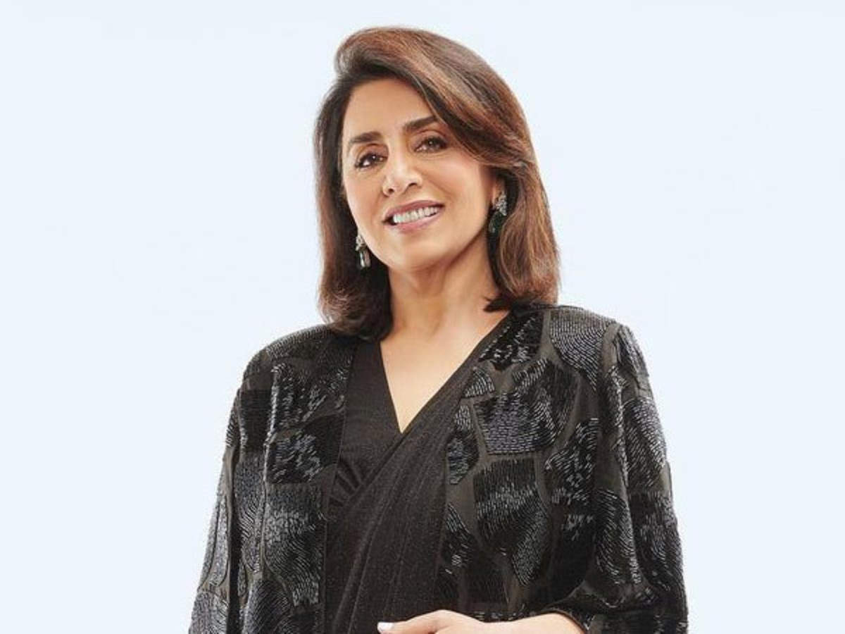 Neetu Kapoor reacts to a paparazzo asking about her on-screen daughter-in-law |  Filmfare.com