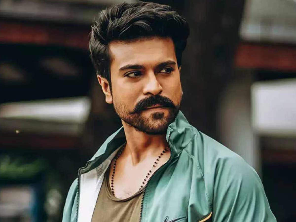 Ram Charan fans mob airport, climb walls to see the RRR star in Vizag |  