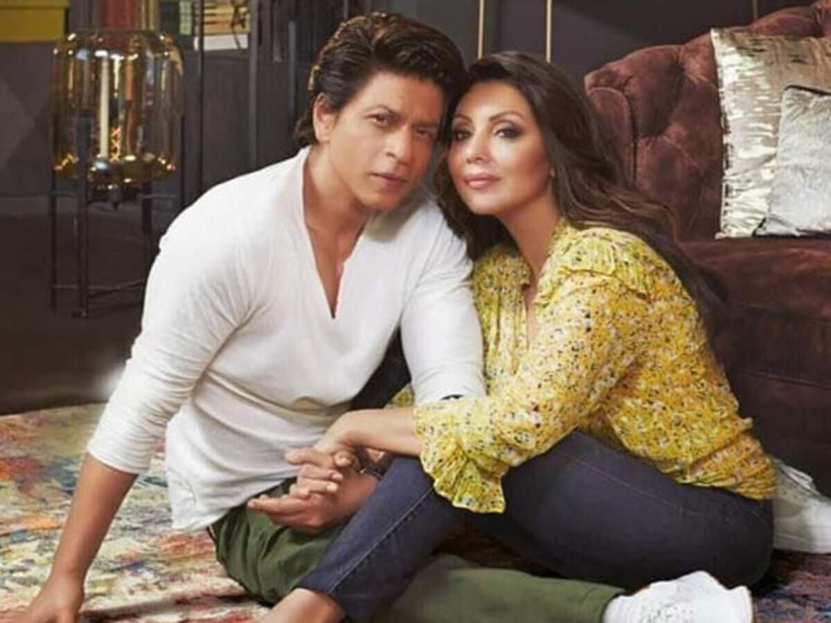 Shah Rukh Khan reveals Gauri Khan does not allow anyone to 'disrupt the design' of Mannat | Filmfare.com