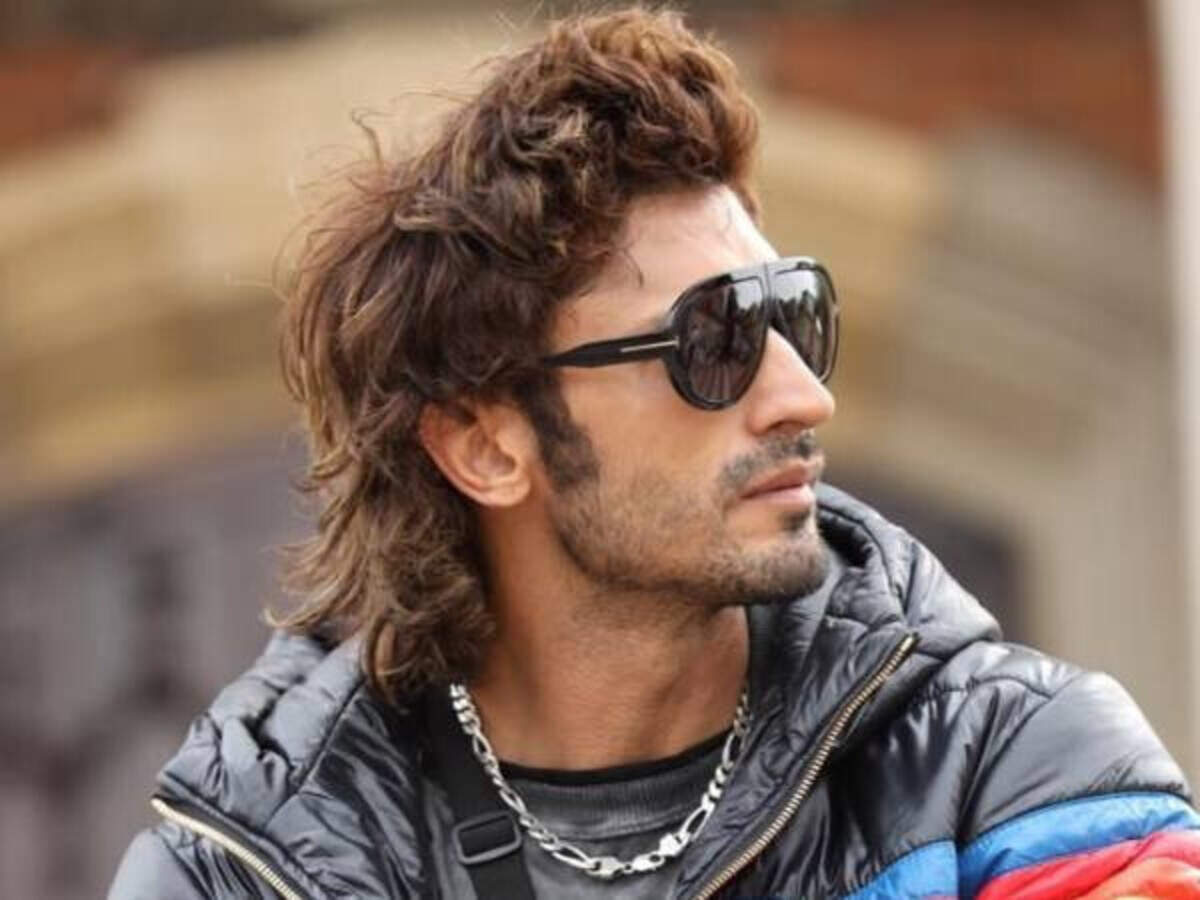 Vidyut Jammwal talks about his Mullet look from 'Crakk' Vidyut Jammwal talks about his Mullet look from 'Crakk'