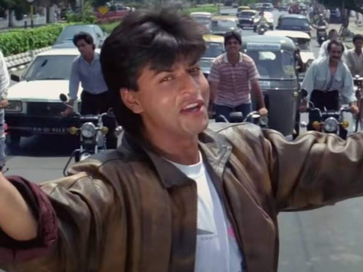 Shah Rukh Khan regrets not wearing a helmet in his Deewana entry scene |  Filmfare.com