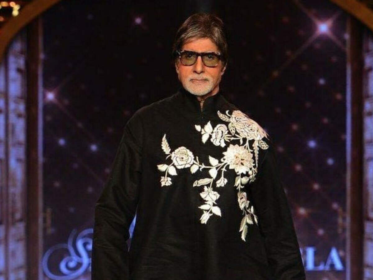 Shah Rukh Khan's Birthday Post For Amitabh Bachchan Is Everything:  Breathing The Same Air As You