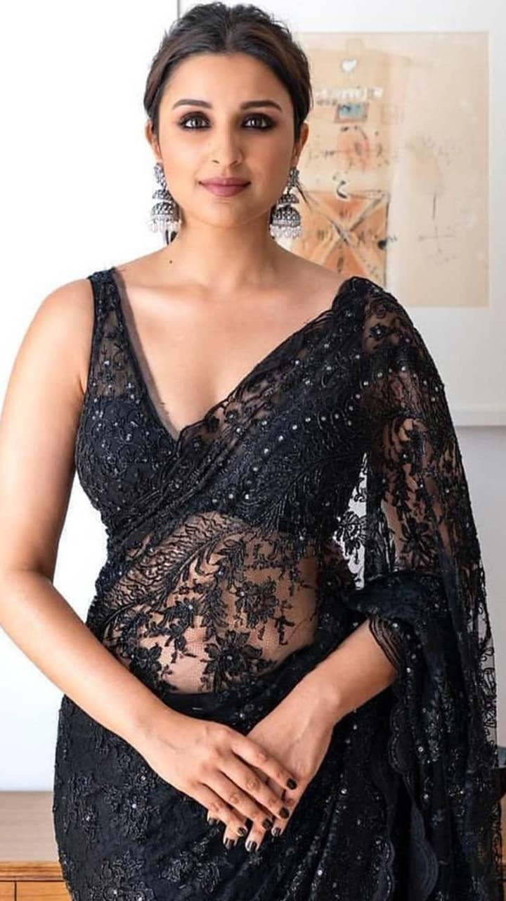 Hot Actress in Black Saree - Latest Movie Updates, Movie Promotions,  Branding Online and Offline Digital Marketing Services