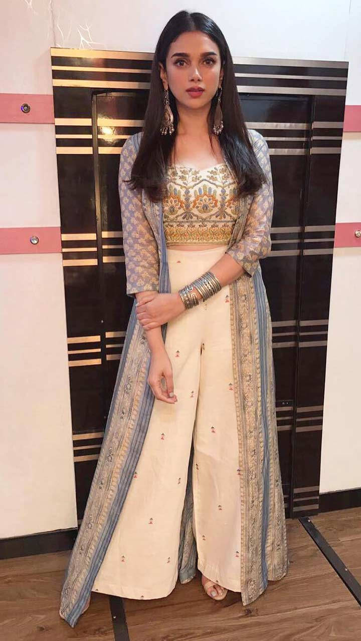 Alia Bhatt in Sabyasachi at a wedding reception – South India Fashion