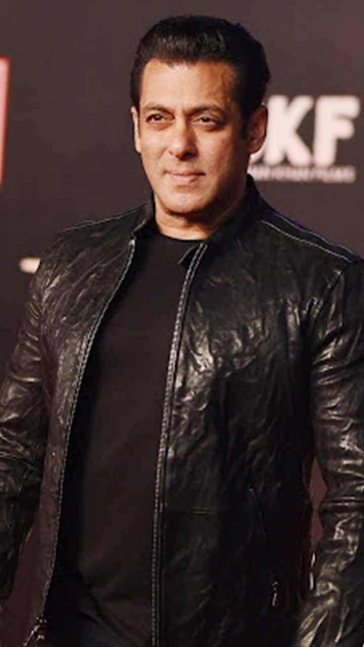 Leather Jacket Looks Of Bollywood Actors That You Can Try This