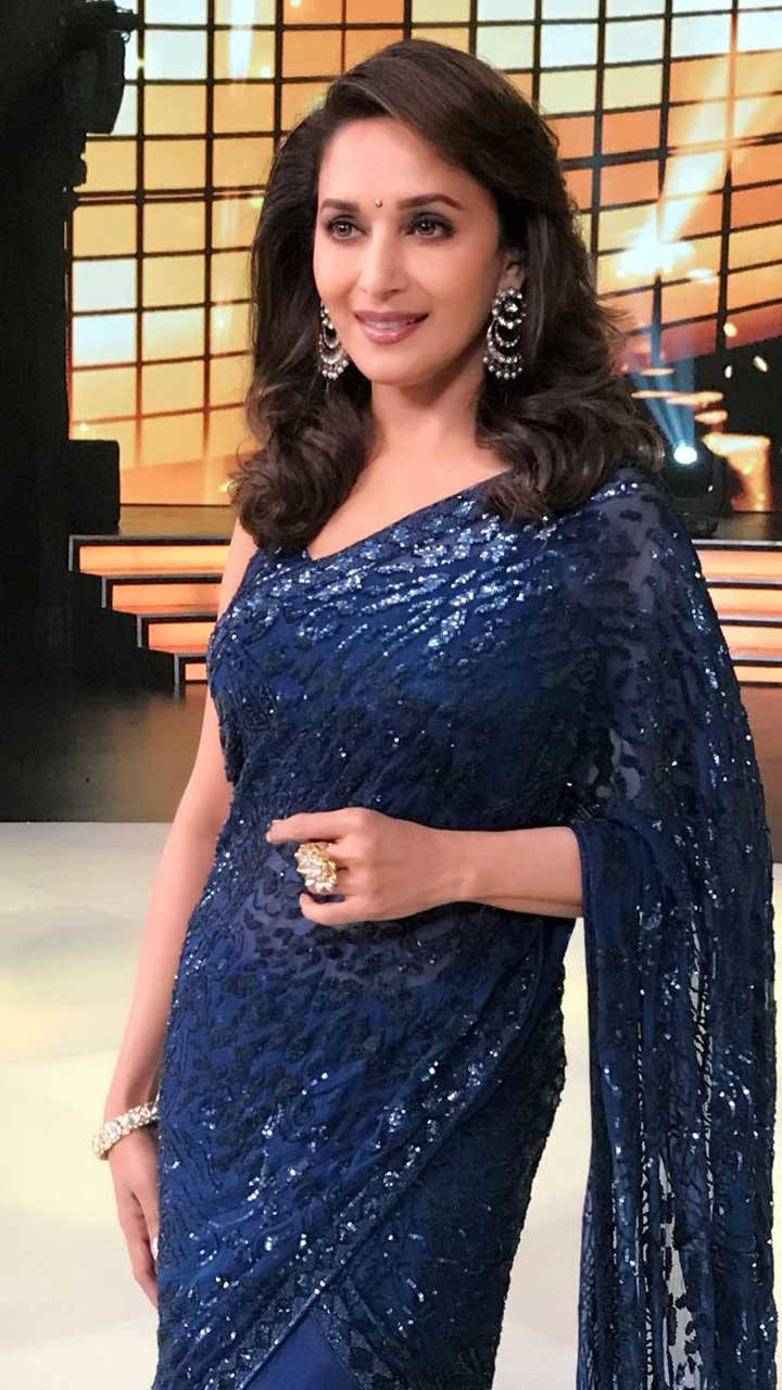 Madhuri Dixit Saree : હજારો લાખોની સાડીમાં માઘુરી દીક્ષિત ચમકી | Indian  Express Gujarati