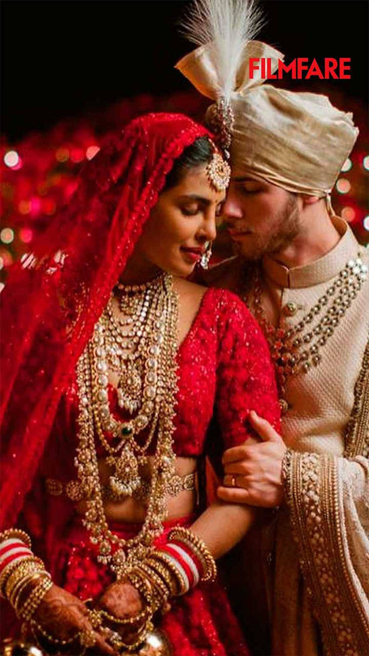 What do you guys think of Priyanka's all red wedding lehenga? :  r/BollywoodFashion