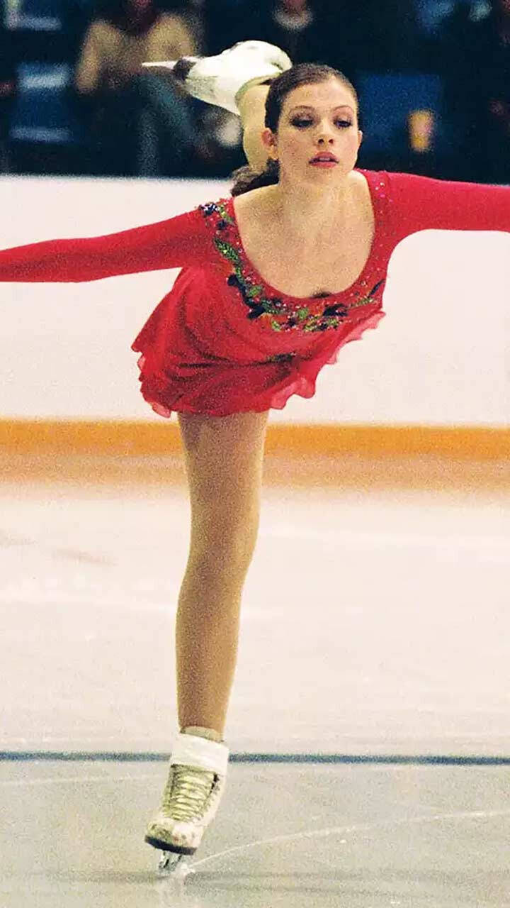 ice princess red dress It's that time of year to watch Ice Princess (2005) again. I watched this  as a child for 'Dawn', I wish Michelle had done more movies in this time  period. : r/buffy